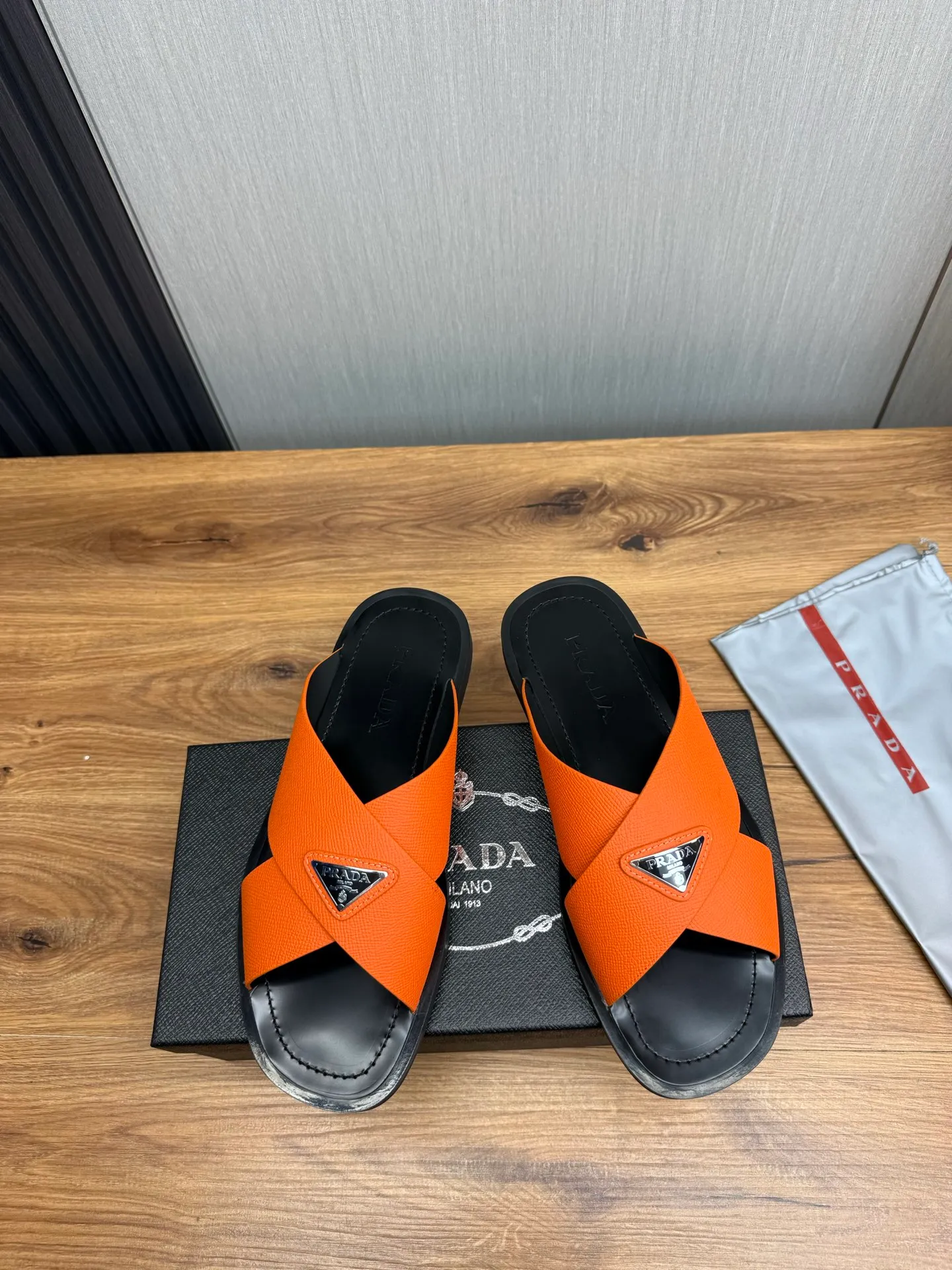 Factory price 340💰 ＰＲＡＤＡPrada - popular men's slippers hot sale 🔥 🩴Official website one to one production 38-45 sizes 45 46 🉑️Customized!